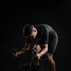 Assos Equipe RS Spring Fall S9 Trägershorts -Compressport Verkaufsladen Assos Equipe RS Spring Fall Bib Shorts S9 Bib Shorts Black Series SS20 11 10 211 18 L 4