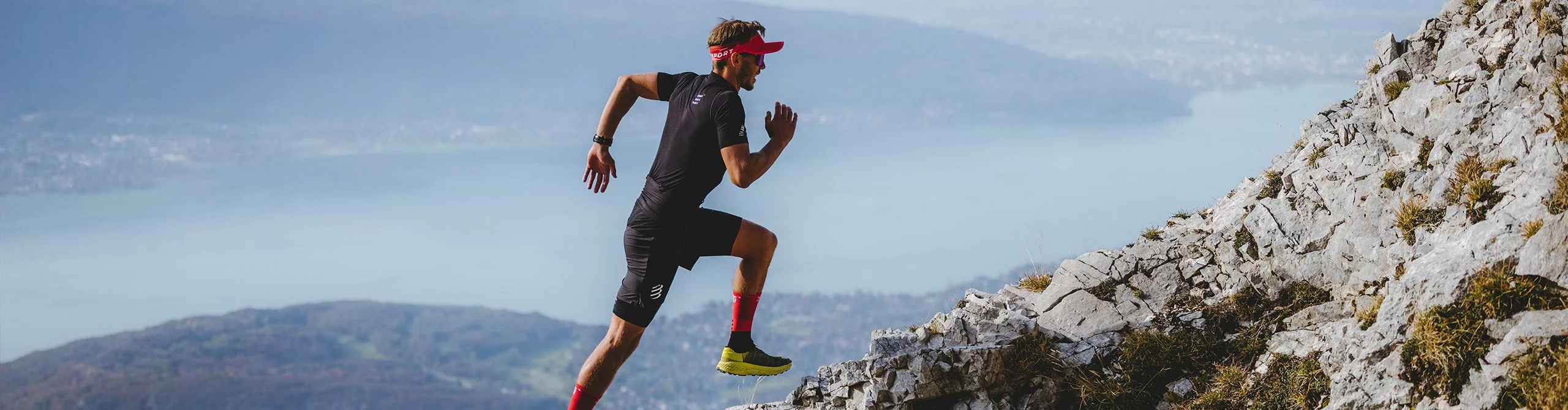 Titelseite -Compressport Verkaufsladen HEADER CATEGORY NEWARRIVALS FW22 ok