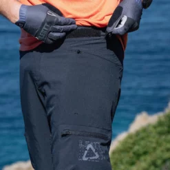 Leatt MTB AllMtn 2.0 Shorts 12 Leatt MTB AllMtn 2.0 Shorts -Compressport Verkaufsladen Leatt MTB AllMtn 2 0 Shorts Baggy Shorts Black 2023 5023038050