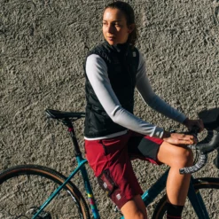 Sportful Women's Supergiara Overshort -Compressport Verkaufsladen Sportful Women s Supergiara Overshort Baggy Shorts Red Rumba AW20 SF205106221 1