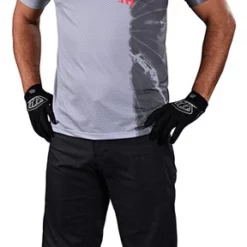 Troy Lee Designs Skyline Mono Shorts -Compressport Verkaufsladen Troy Lee Designs Skyline Mono Shorts Baggy Shorts Black SS23 TLD219931006 0